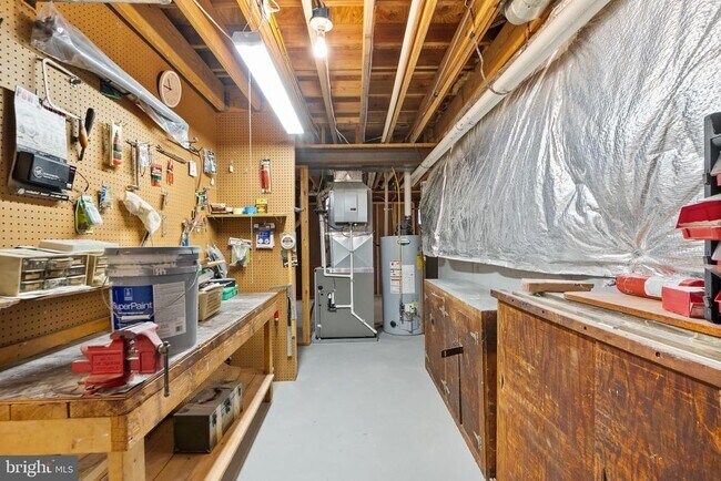 Building Photo - 13647 S Springs Dr