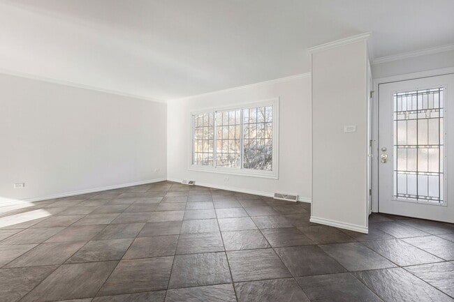 Building Photo - 28 E 55th St