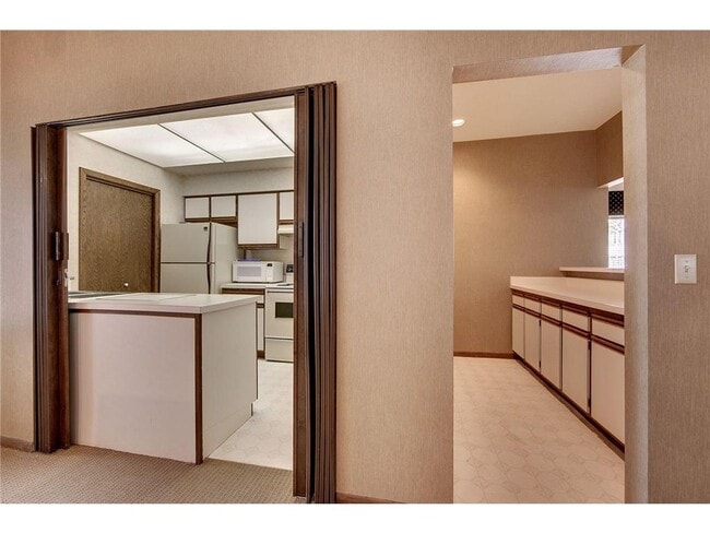 Building Photo - 1830 Eagle Ridge Dr