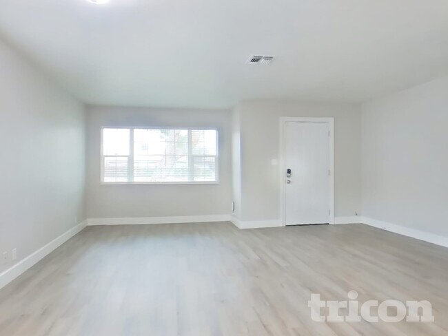 Building Photo - 904 Bidwell St