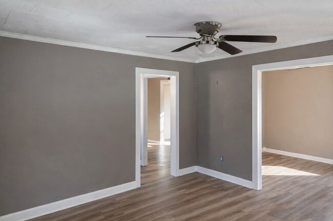 Building Photo - 427 Pleasant Ave