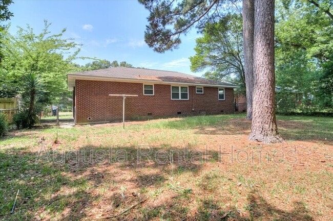 Building Photo - 2004 Shark Dr