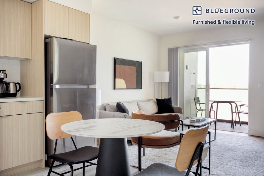 Building Photo - 11701 Gateway Blvd