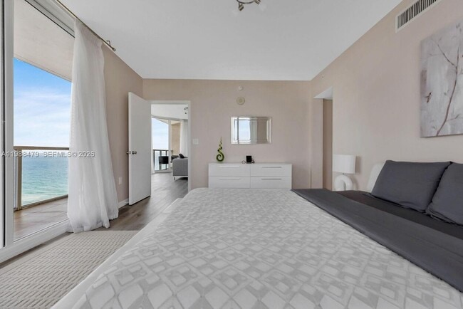 Building Photo - 16699 Collins Ave