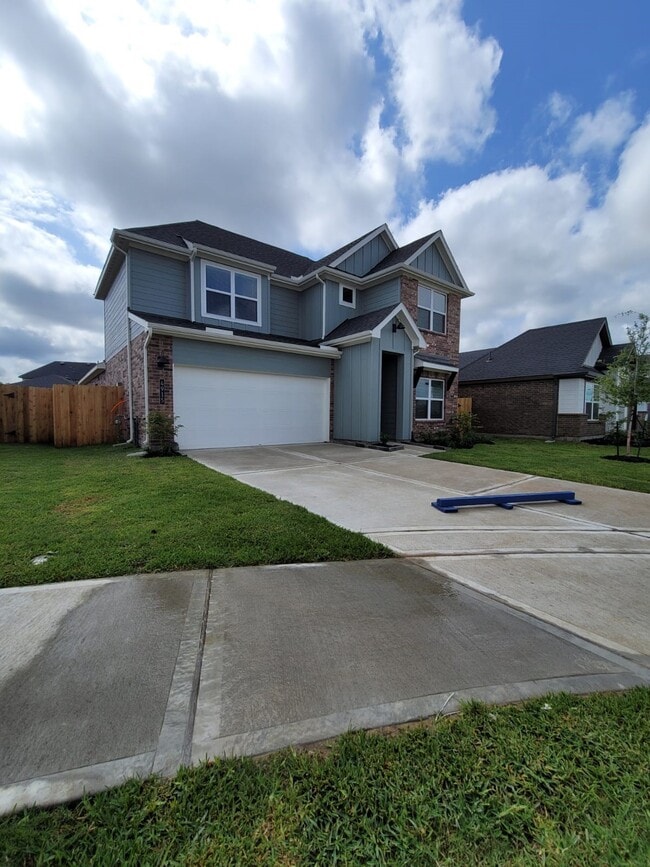 Building Photo - 4915 Pne Hvn Ln