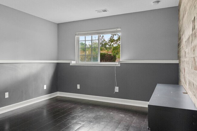 Building Photo - 11141 S Woodsonia Dr