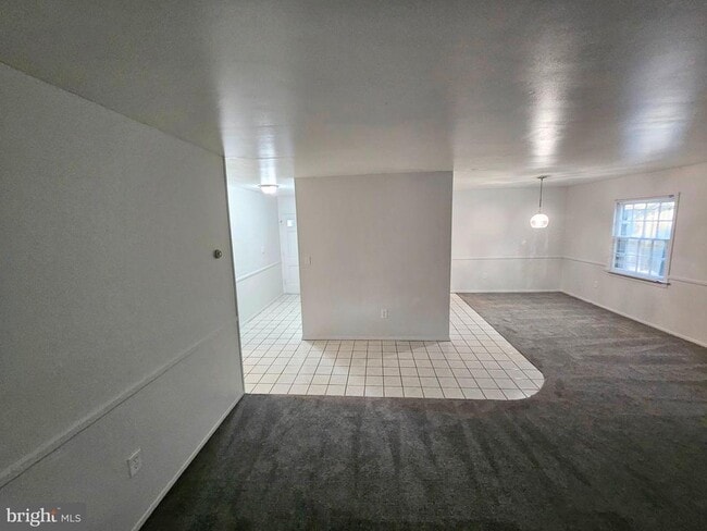 Building Photo - 49 Bonnie Ln