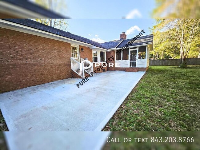 Building Photo - Beautifully Updated Rancher in Summerville...