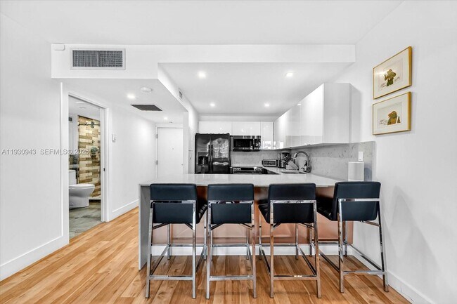 Building Photo - 2301 Collins Ave