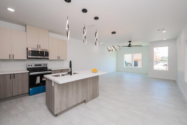 Building Photo - 8218 Casa Verde Rd