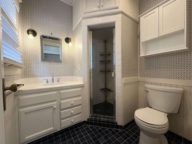 Building Photo - Charming Craftsman Style Home for Rent in ...