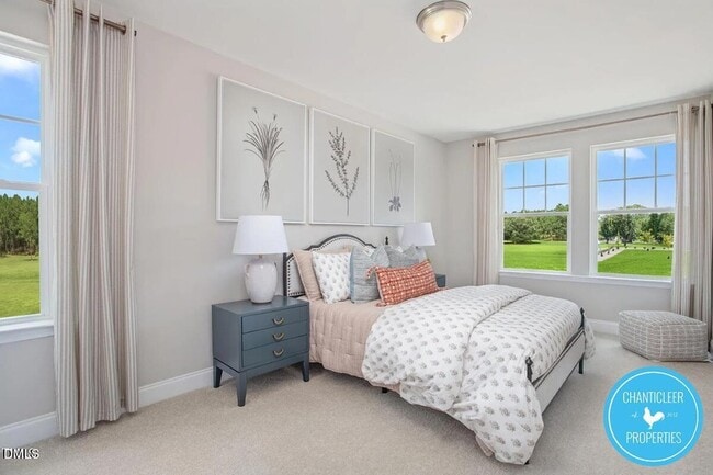 Building Photo - 20 Anastasia St