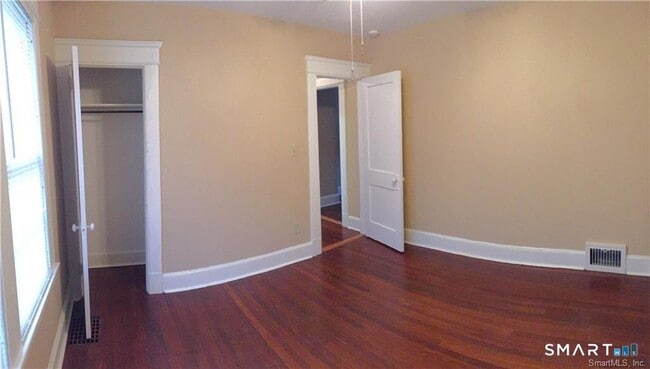 Building Photo - 28 Grove St