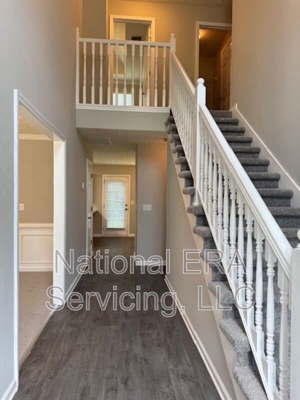 Building Photo - 711 Tullamore Way