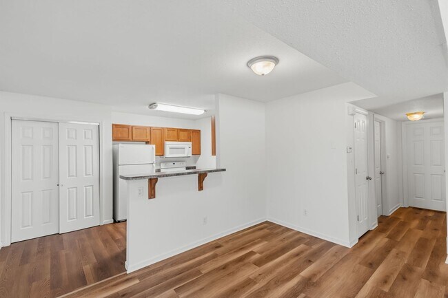 Building Photo - 5000-5002 Carrie Ridge Dr.