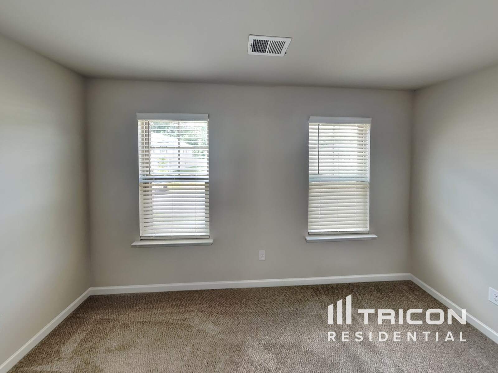 Building Photo - 130 Spring Knoll Dr
