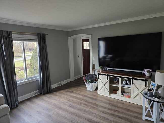 Building Photo - 5580 Creek Run Dr