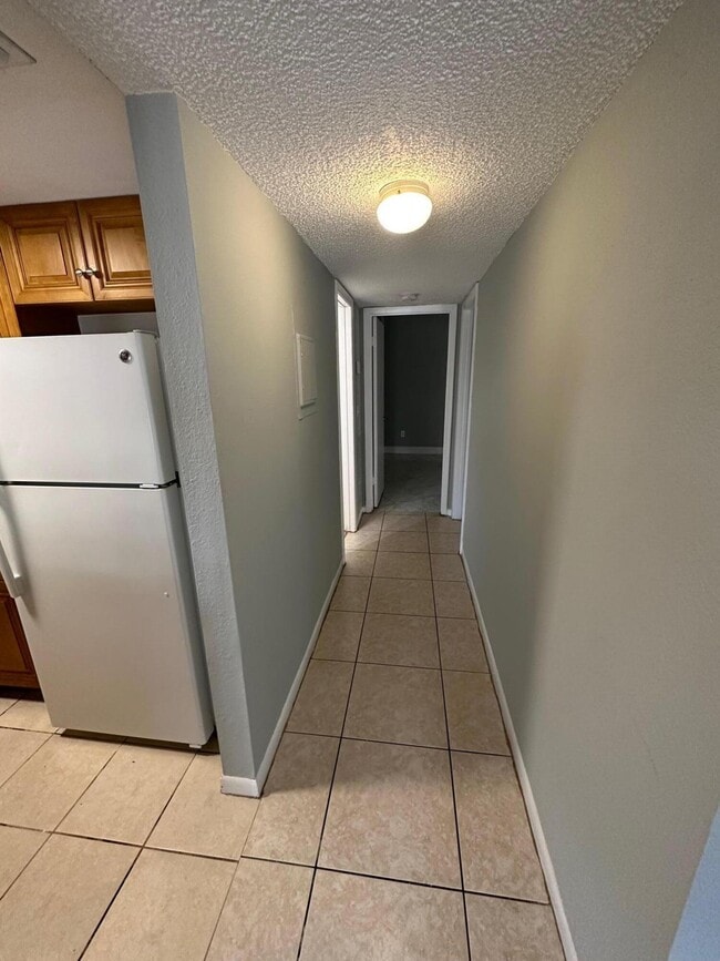 Building Photo - 6031 10th Ave N