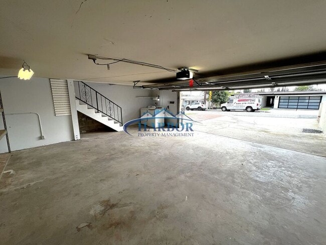 Building Photo - 4565 W 132nd St