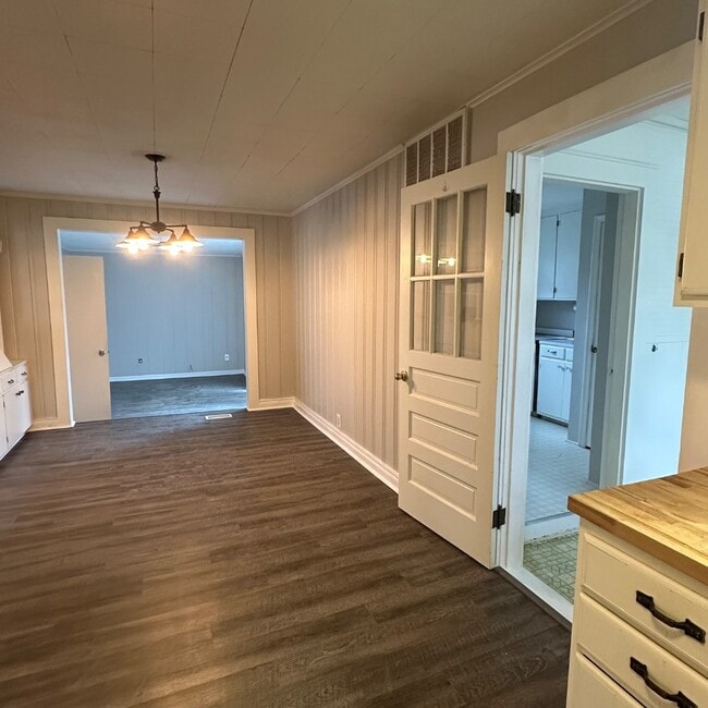 Building Photo - 271 3rd Ave SW