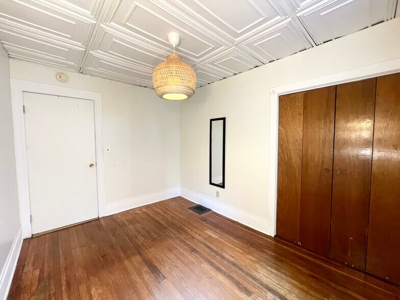 Bedroom 2 - 42 Summer St