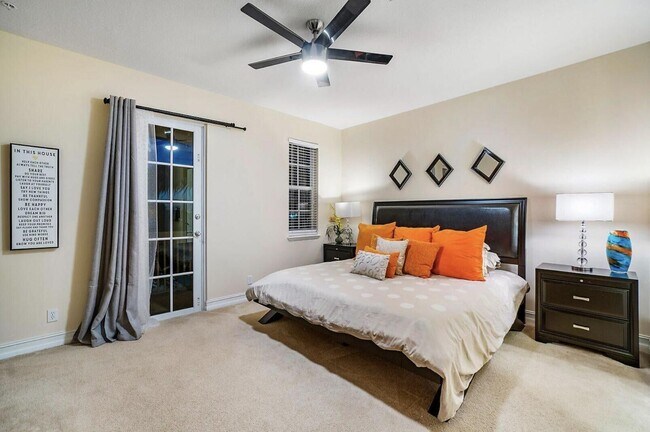 Building Photo - 111 SW 2nd Ave