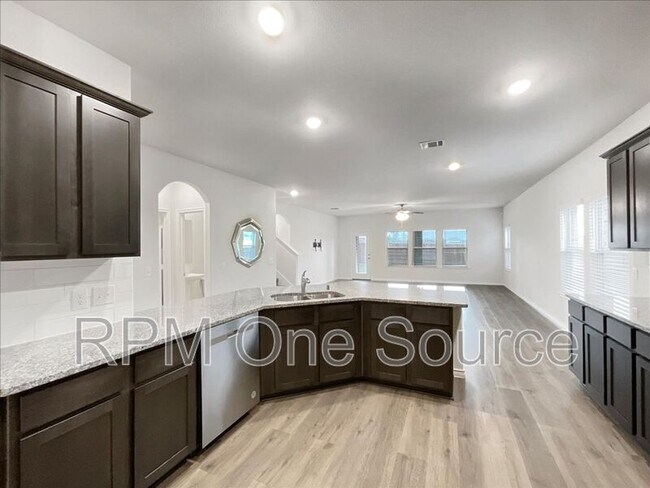 Building Photo - 4009 Savoy Wy