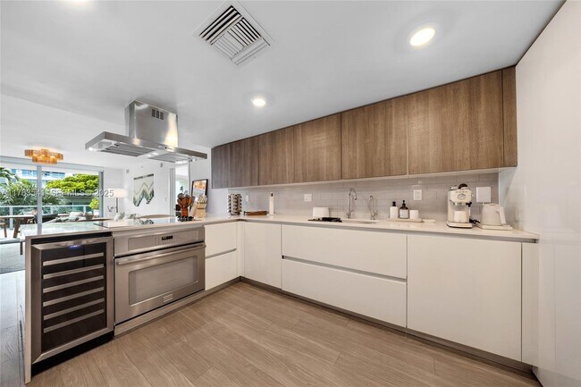 Building Photo - 1025 92nd St