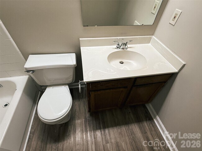 Building Photo - 2802 Iron Gate Ln