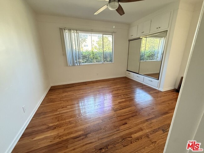 Building Photo - 3947 Prospect Ave