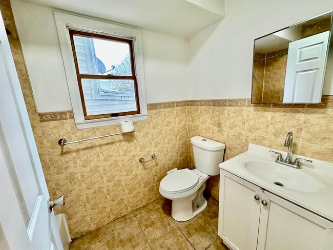 Building Photo - 53 Williams Ave