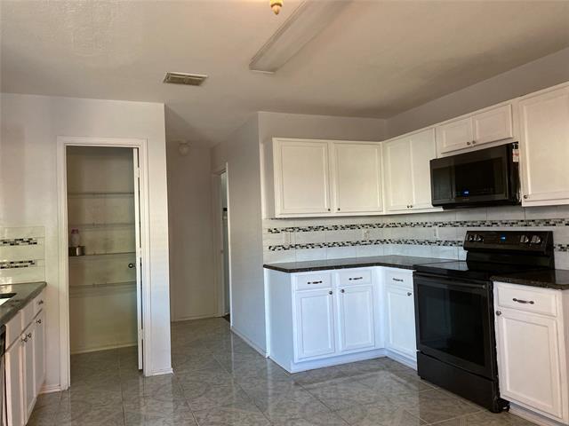 Building Photo - 3206 Lipizzan Dr