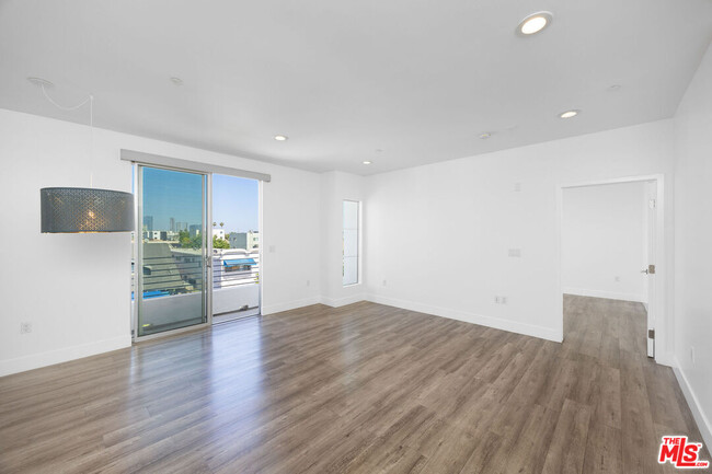 Building Photo - 1101 S Harvard Blvd