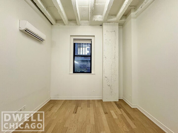 Building Photo - 20 E Adams St