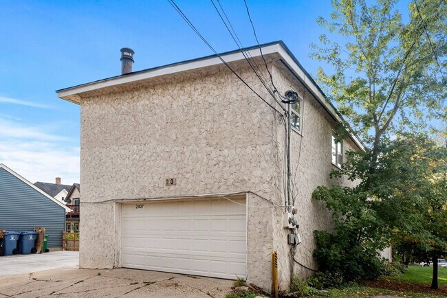 Building Photo - 2407 Buchanan St NE