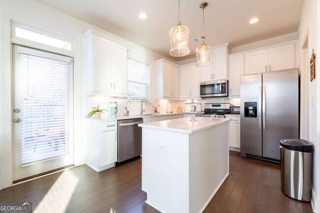 Building Photo - 46 Cannondale Dr