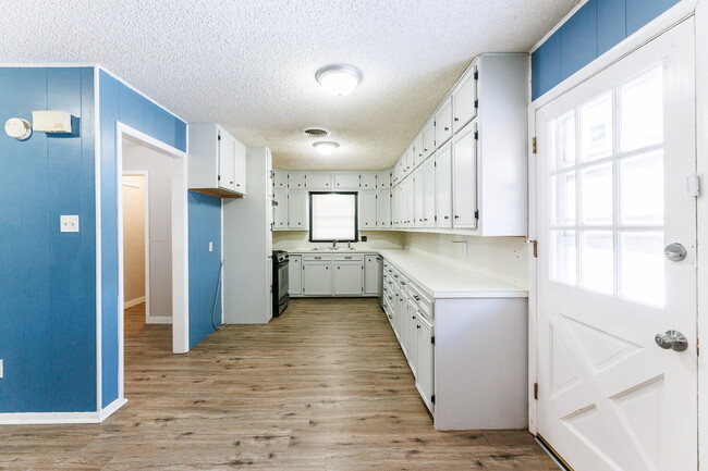 Building Photo - Wonderful 3/2/2 for Rent!