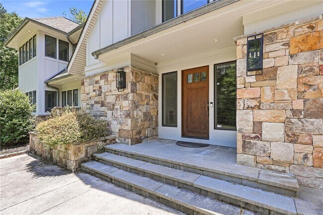 Building Photo - 3735 Smithtown Rd