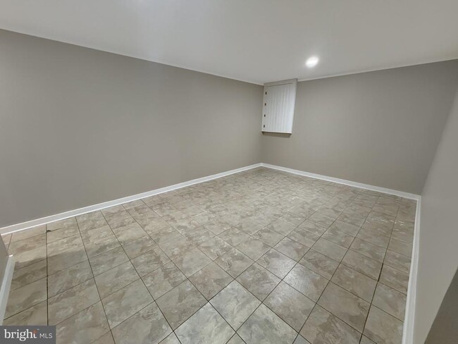 Building Photo - 9549 Fingerboard Rd