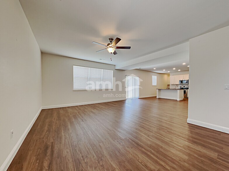 Building Photo - 10174 Dogwood St