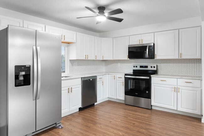 Building Photo - 6220 W Ohio Ave