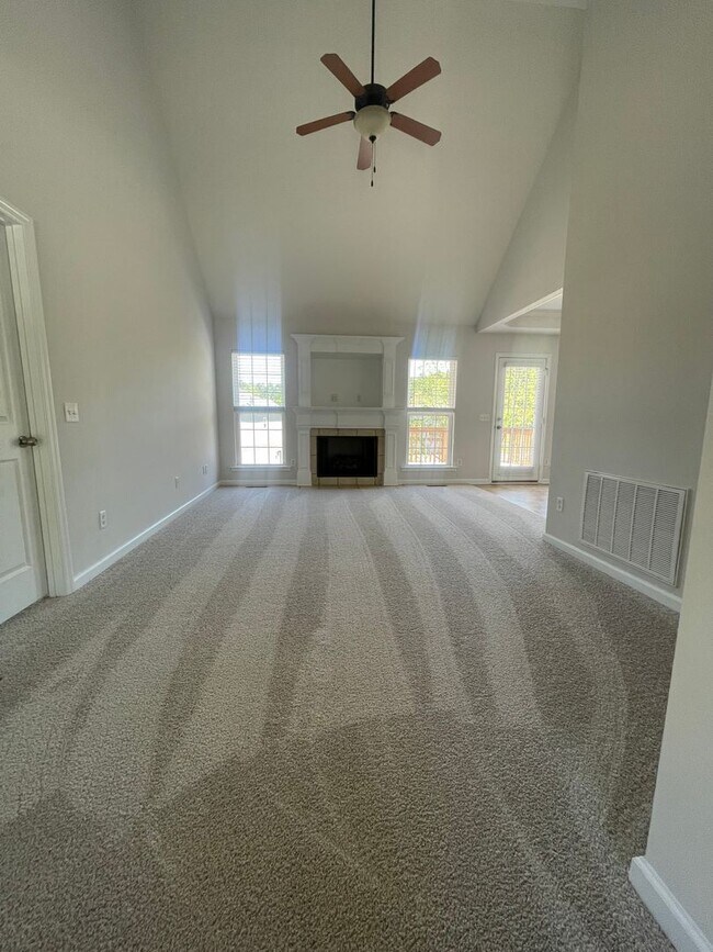 Building Photo - 3 Bedroom + 2 Bath Home for Rent in Soddy ...