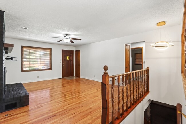 Building Photo - 7405 W 74th St