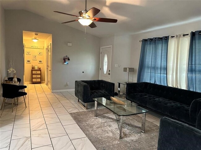 Building Photo - 2454 Oak Hollow Dr