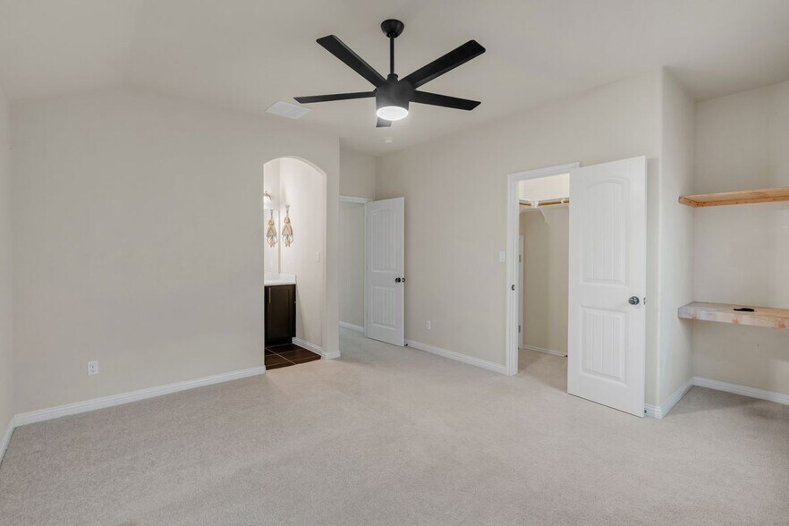 Building Photo - 904 Purple Moor Pass