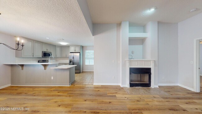 Building Photo - 13290 Pacemaker Dr