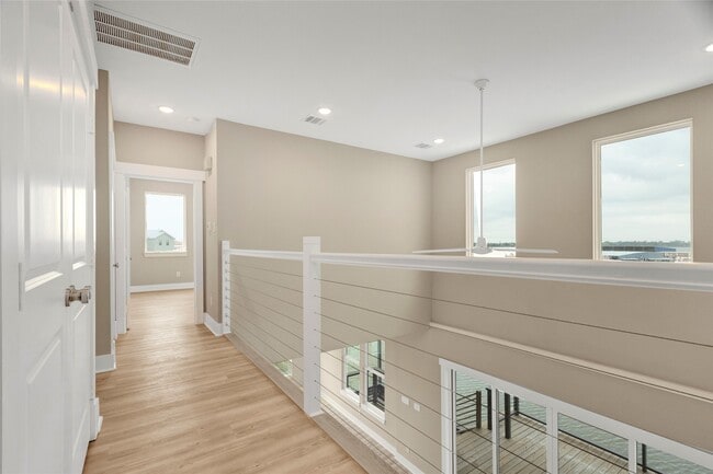 Building Photo - 28 Cmdr. Runco Ln