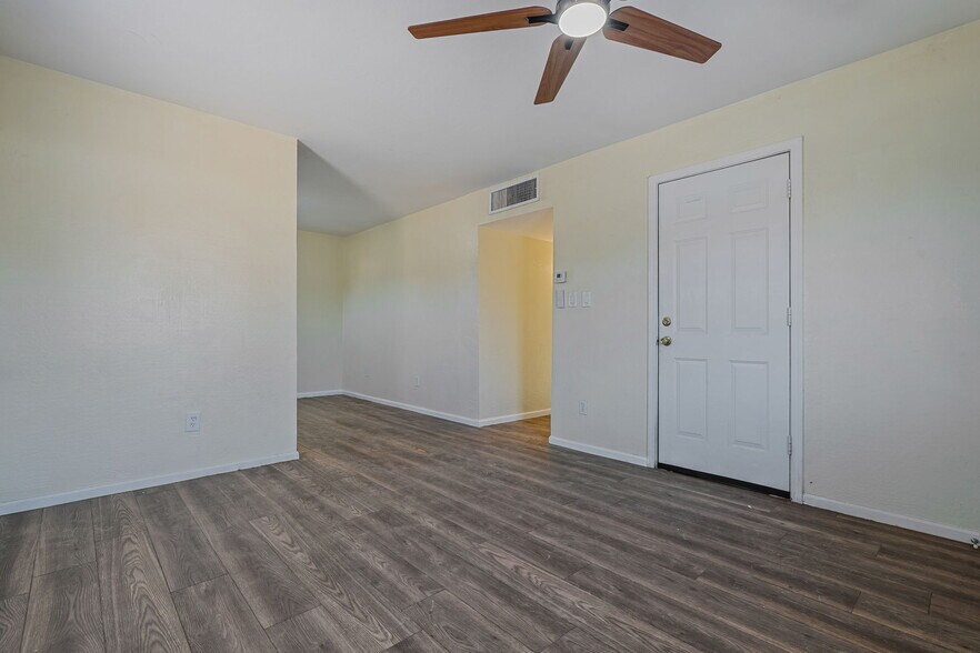 Building Photo - 2745 E Willetta St