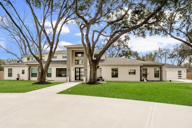 Building Photo - 26511 Meadow Ln