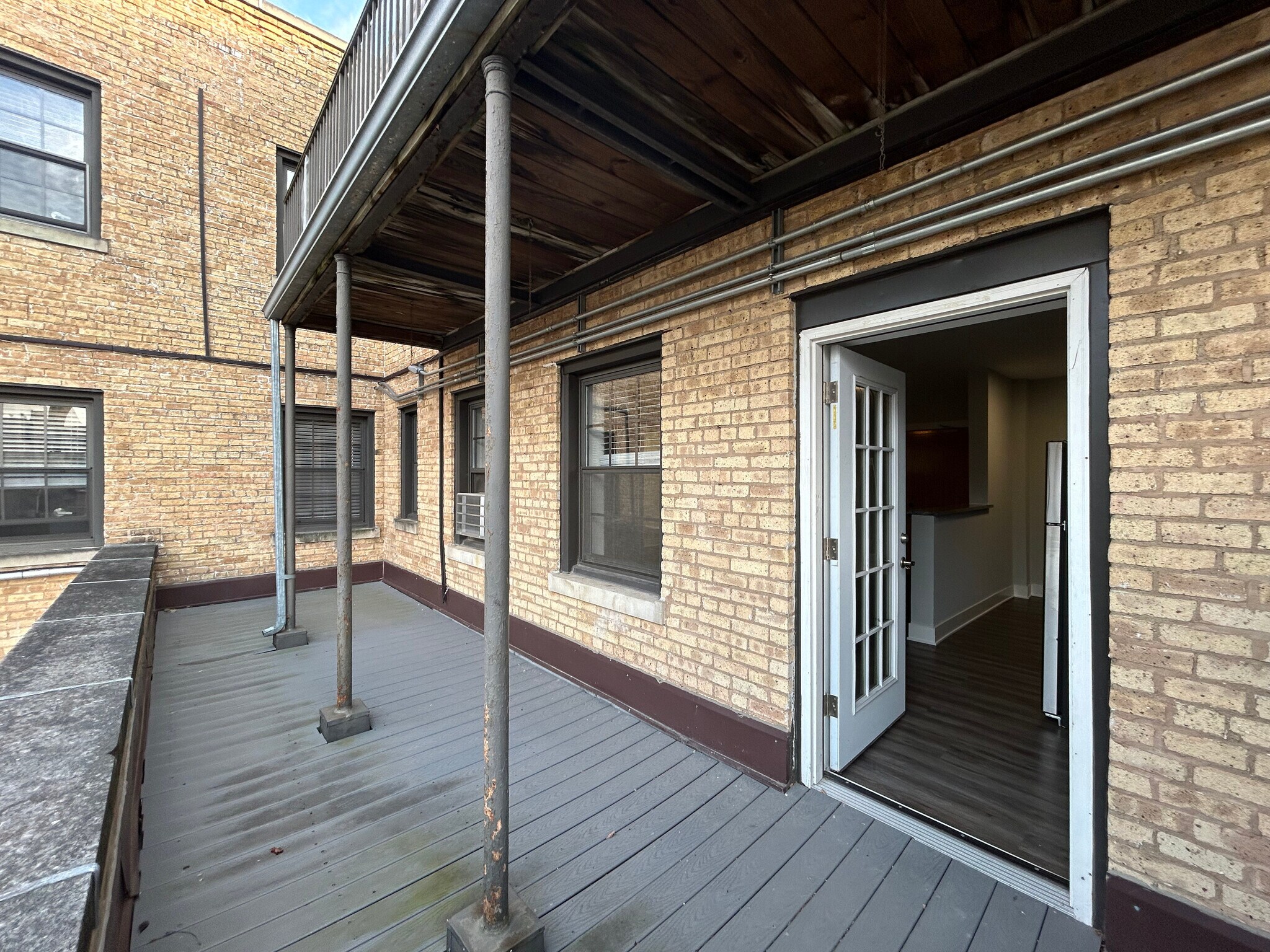 Building Photo - 730 Judson Ave